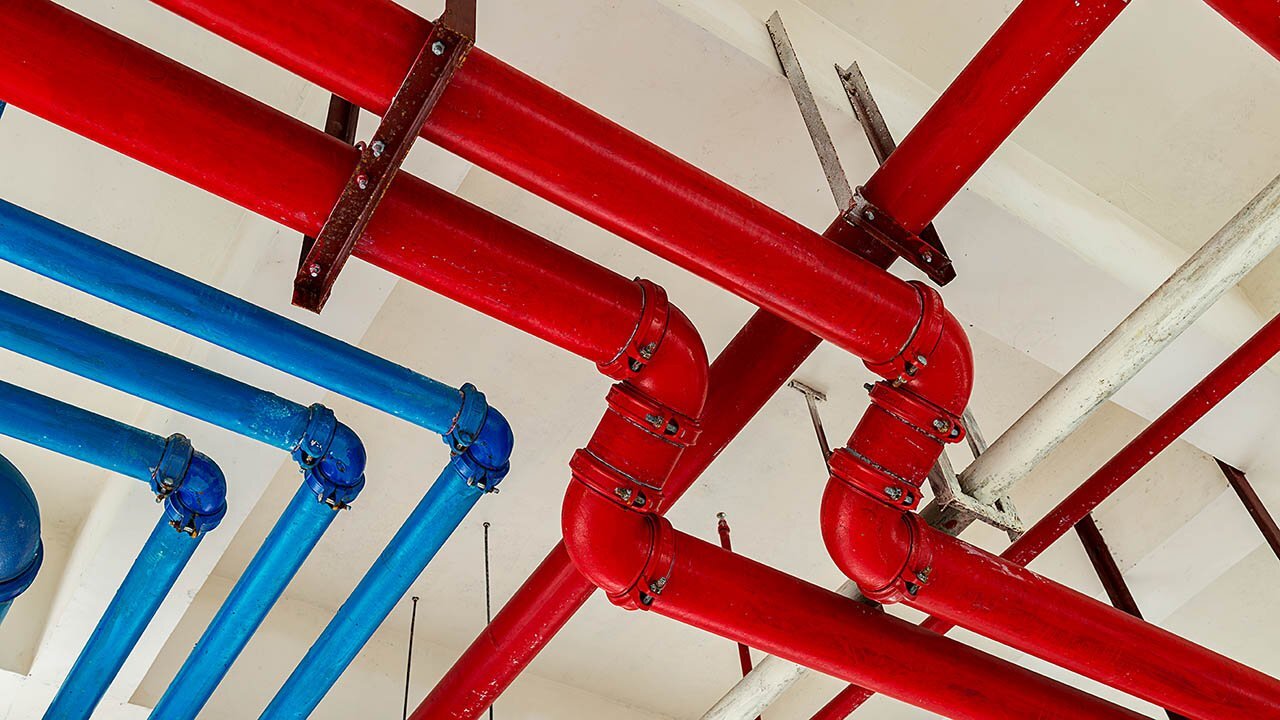 Die Rohrleitungssysteme beziehen sich auf Netze von Rohren, die für die Verteilung von Wasser, Abwasser, Gas und anderen Medien in Gebäuden verwendet werden.